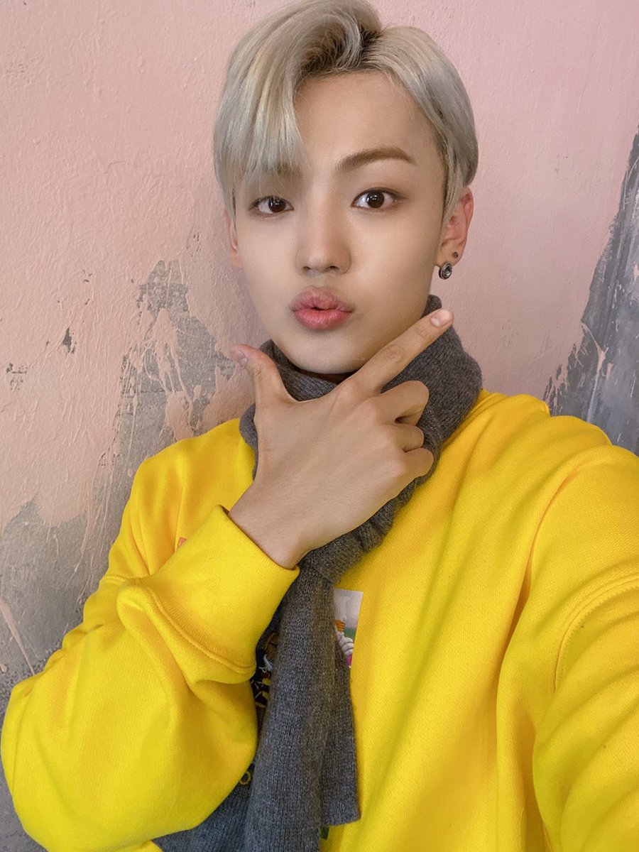 official_ACE7's tweet photo. [#에이스_찬]

노랑노랑 초이들 마음을 노랗게 만들고 싶어서 찾아왔어요💛
보고싶다 초이스!!!!!!!!!!

#ACE #에이스 #CHOICE #초이스 https://t.co/euyDHcKcL6