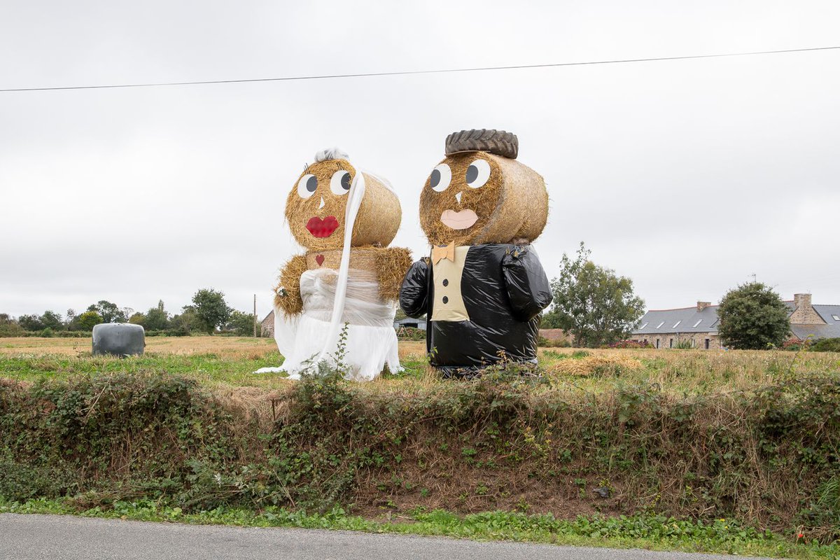 popupurbain's tweet image. On est en train de perdre 99% de notre productivité car en présence du meilleur site que la Terre ait portée : cet Atlas des régions naturelles classifie 12 000 photos de bâtis, commerces, objets, espaces naturels français. Il y en a pour tous les goûts  archive-arn.fr