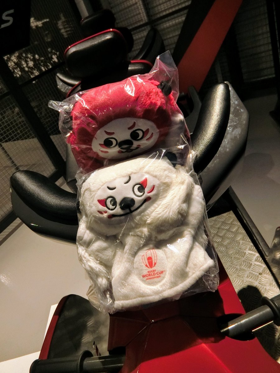 tongarabbit's tweet photo. 次の日にパペット⚪🔴ちゃんも展示してあったバイク型コースターに乗りました😊
パペットちゃん、しっかりと手に装置すれば一緒に乗れるかしら🤔
🔴いいね❗ジーも乗りたい😆
⚪(たぶん、途中で降りる〜😫って半ベソかくと思います🤭)
#レンジー #うちのレンジー #GPRACERS https://t.co/r9Gf1yK77E