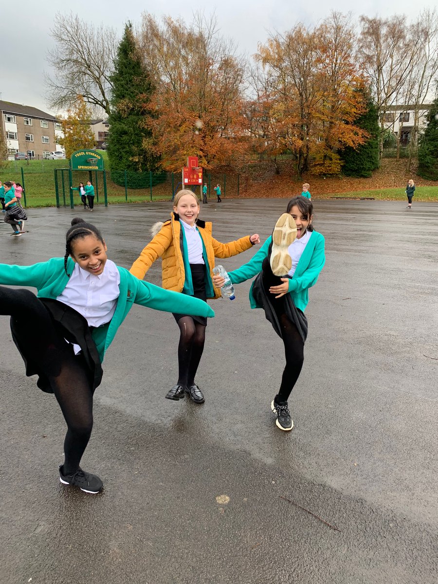 Springwood_Prm's tweet image. #springharlech are taking part in the highest kick challenge during lunch play