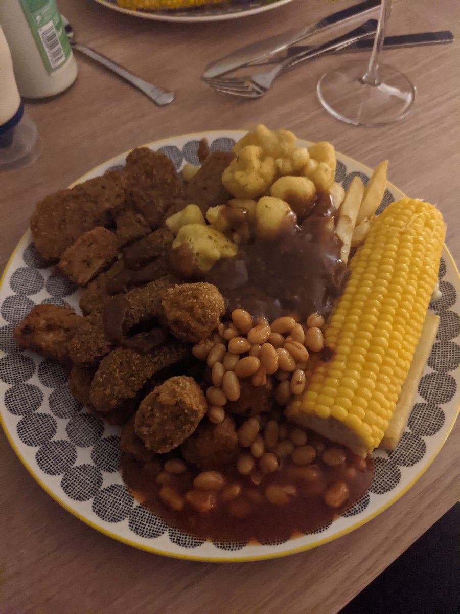 An update on the girl: the stayed at mine Saturday night and I prepared the most immense vegan KFC feast, drank with and finished our Hill House binge (she literally SCREAMED at the bit Nel shows up in the car and I got worried incase my neighbours thought I was doin a murder)