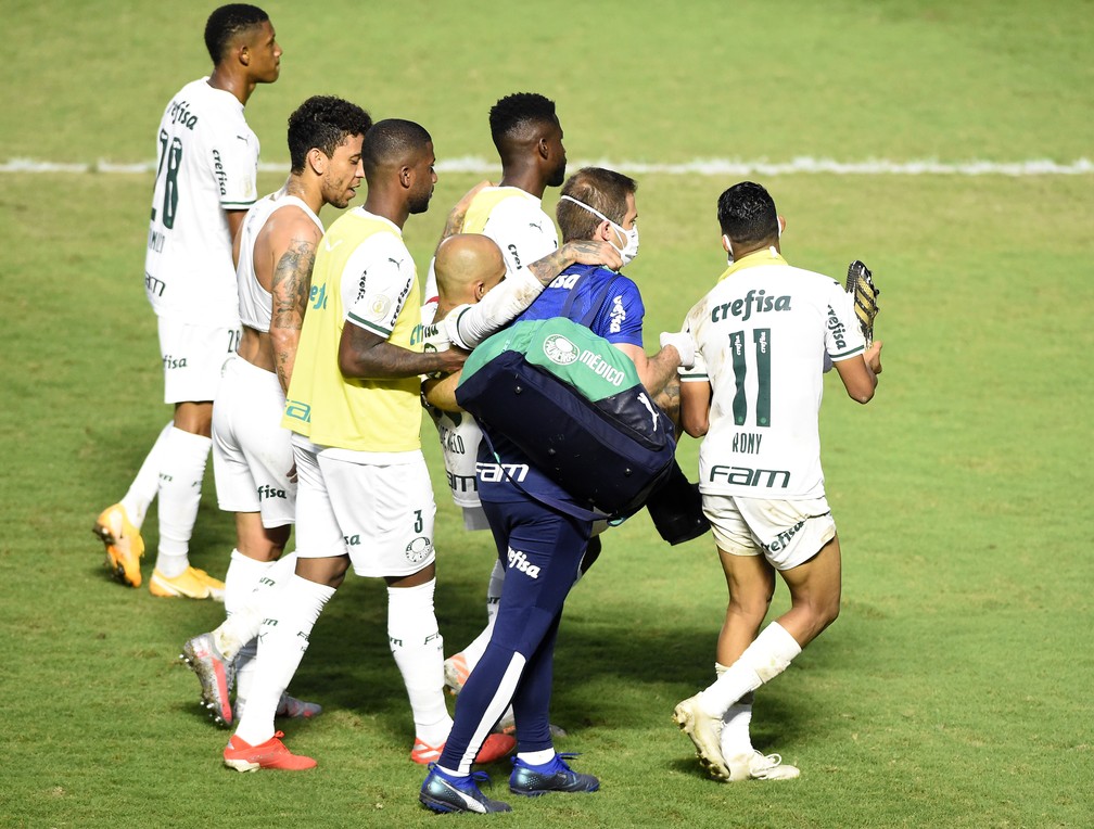 geglobo's tweet photo. Felipe Melo tem fratura no tornozelo e desfalca o Palmeiras por até quatro meses

Volante se lesionou contra o Vasco e só volta a jogar em 2021 https://t.co/QSn3IBJZSk https://t.co/jLxKZy5P2x