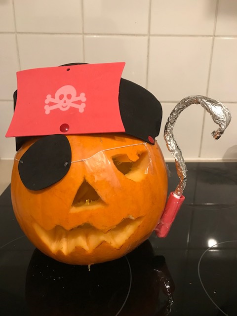 FuntingtonPS's tweet photo. Well done to all the children who entered this years ‘PTA Pumpkin Carving’ competition. As you can see, they are fantastic! https://t.co/EvwtdoL4bu