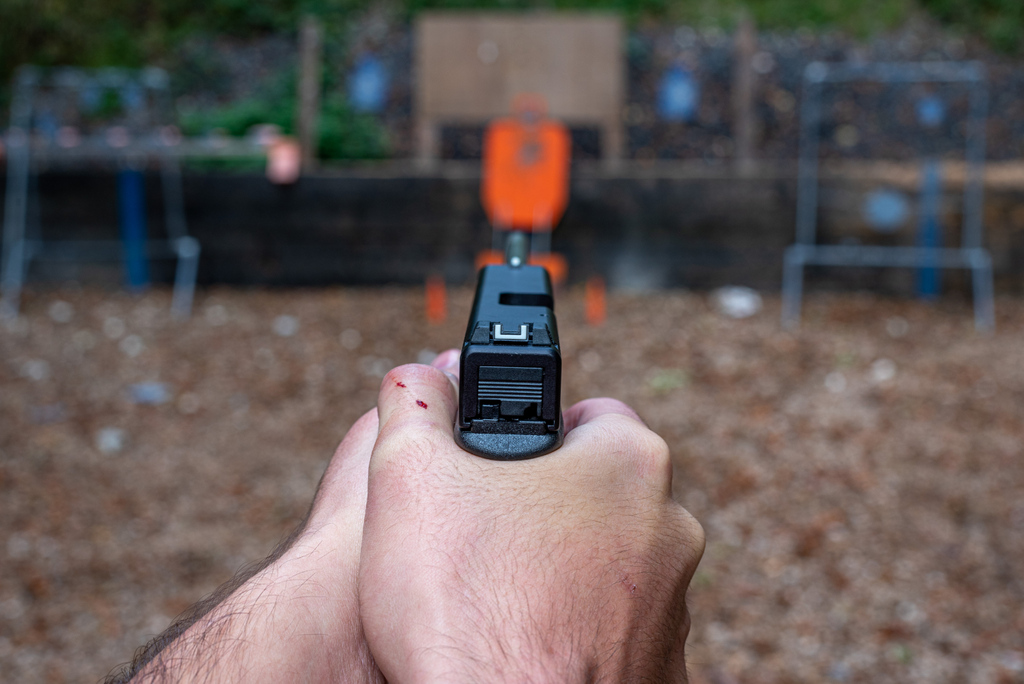 GunroomTv's tweet photo. Testing out the Glock LBP from @bluefieldsports with the @tomstargets full-sized IPSC steel target.⁣

#targets #glock #glockperfection #ar500 #hardox500 #pistol #handgun #22lr #rimfirepistol #rimfire #ukshooters #gunroom https://t.co/xxAJ1x3GvY