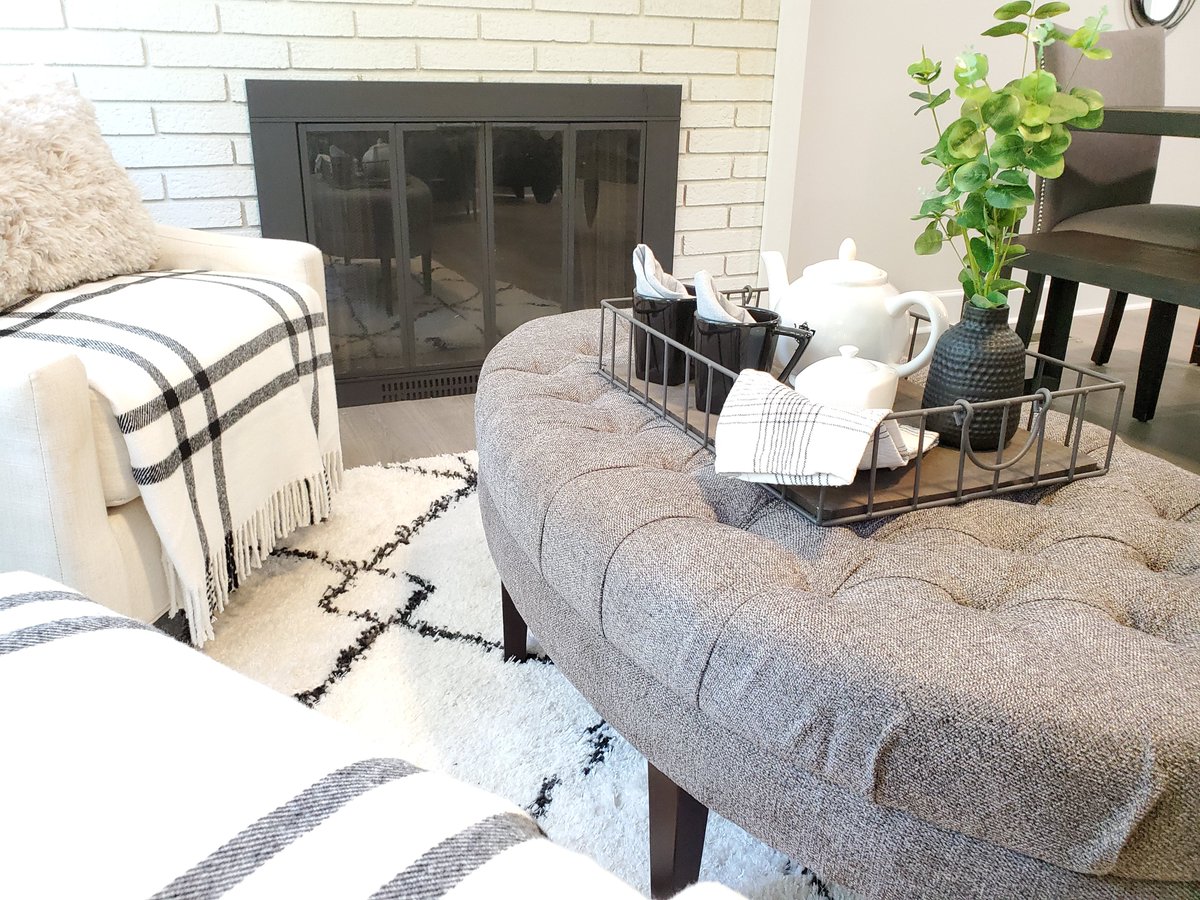 CLThomestager's tweet photo. Our objective was to show that the main living space could accommodate seating by the fireplace in addition to dining. Do you have a challenging floor plan that needs staging? Give us a call, 704-315-5802! #charlotterealtors #realtorsclt https://t.co/VECztE0olr