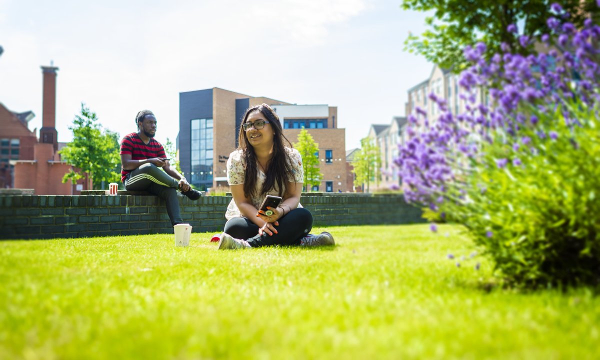 Leicester_News's tweet photo. We want to thank students and staff at @dmuleicester &amp; @uniofleicester for working so hard to follow the rules. 

Thanks to them, we haven’t seen the level of #coronavirus cases in students that other places have seen.
 We'll all work together to maintain this. #LeicesterTogether https://t.co/S96h9shZS7