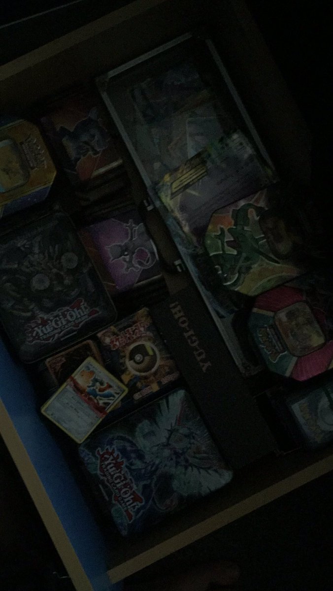VIPERIIII's tweet photo. @FaZeSway Wait y’all have Pokemon cards? https://t.co/EukTW1DYMo
