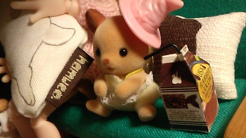 藍 Uncle Momo コンビニで見かけたのでお迎え シルバニアファミリーの赤ちゃんなりきりシリーズ シカの赤ちゃん 中身を選べないからスルーしようかと思ってたけど 想像以上に可愛かった 特に口