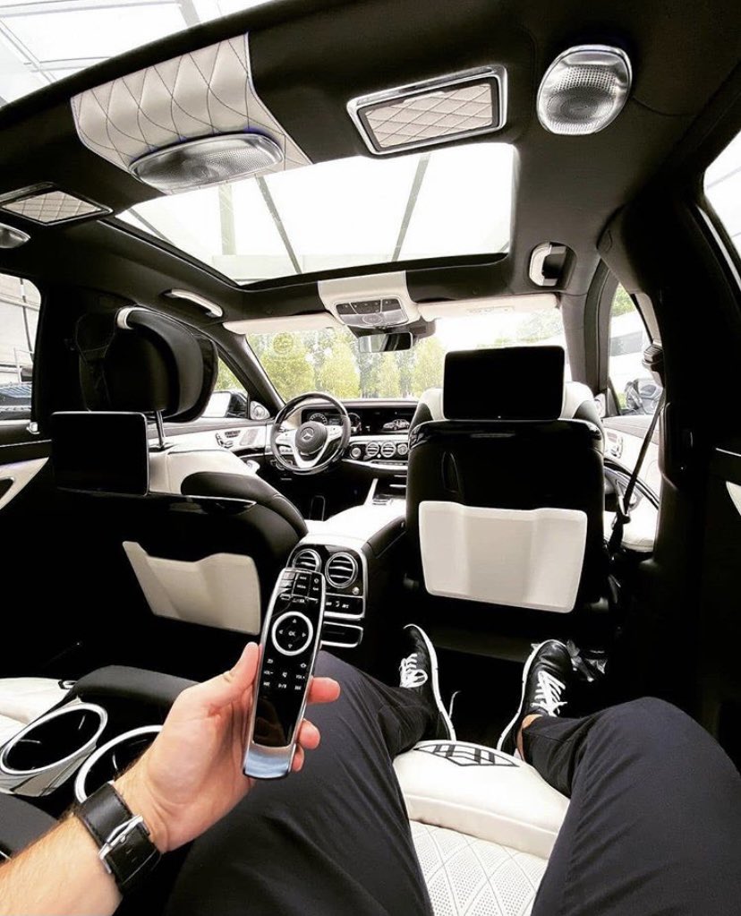 FinestToys's tweet photo. Dear Santa Claus 🎅.

All I want for Christmas is the 
Mercedes Maybach S560

Thanks. https://t.co/AO5bBGjrG8