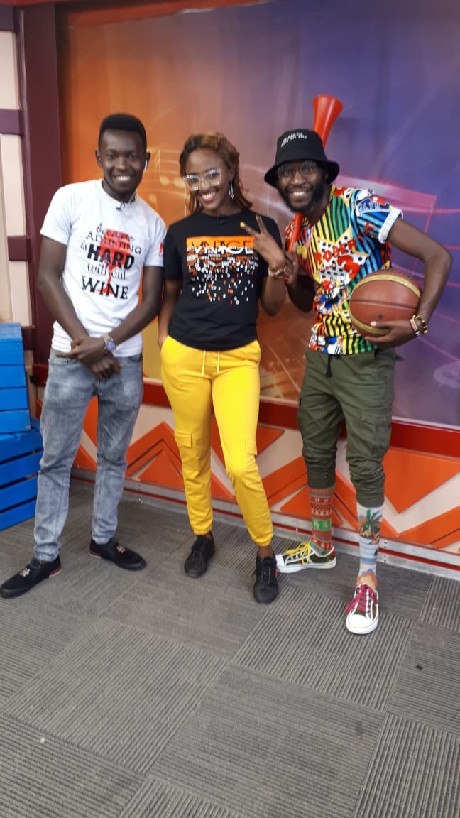 KamemeTvKenya's tweet photo. It's Monday! 
Kaweekend kakiisha #AfroMonday takes over ndani ya #Ririmbuka na @moch254 @WanjikuJames 
Chapa request! https://t.co/ZaMK0Qtw69