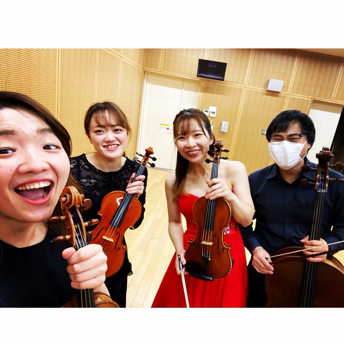 violinnatsumi14's tweet photo. 久しぶりのfカルメンバーと本番でしたん✨今週末も一緒だよ♡
ニヤニヤニヤニヤが止まらない♡ https://t.co/lxPP81tPRx