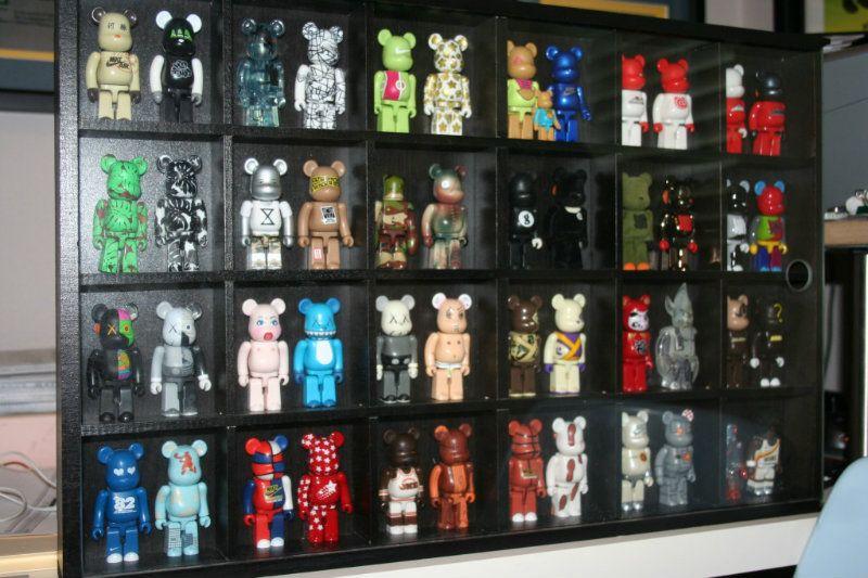 Namjoon chose his Be@rbricks to match the mid-century modern style, sticking with sleek figurines with a wooden finish, instead of anything else in the widely varied collection. The natural and organic figurines fit perfectly in the room. +