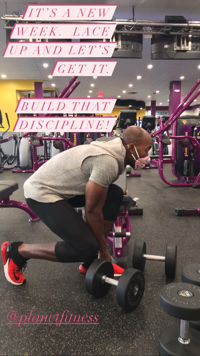 SterlingMajesty's tweet image. #laceup
#newweek
#startweekright
#morningworkout
#internationalchestday
#pink
#facemask
#focused
#nike
#abercrombie
#dumbells 
#planetfitness
#buildthatdiscpline
#discipline
#christopheranthonysterling