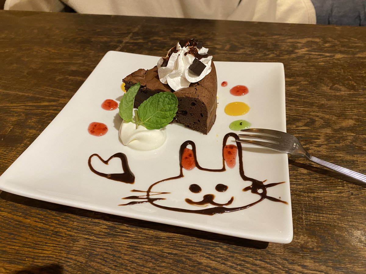 最近週末は少しお出かけして美味いもの食べることが楽しみです。生きてます。