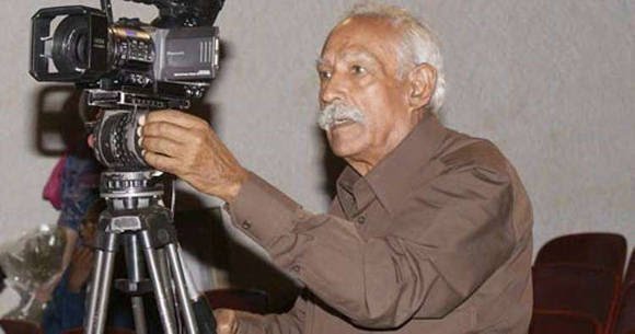 AlpidioAlonsoG's tweet photo. Hoy, 9 de noviembre, está de cumpleaños el destacado fotógrafo y Premio Nacional de Cine Iván Nápoles. Posee una larga trayectoria desde sus inicios en 1960 como asistente de cámara y luego en el Noticiero Icaic Latinoamericano. Mi felicitación para este gran artista del lente. https://t.co/odPMs8xDwF