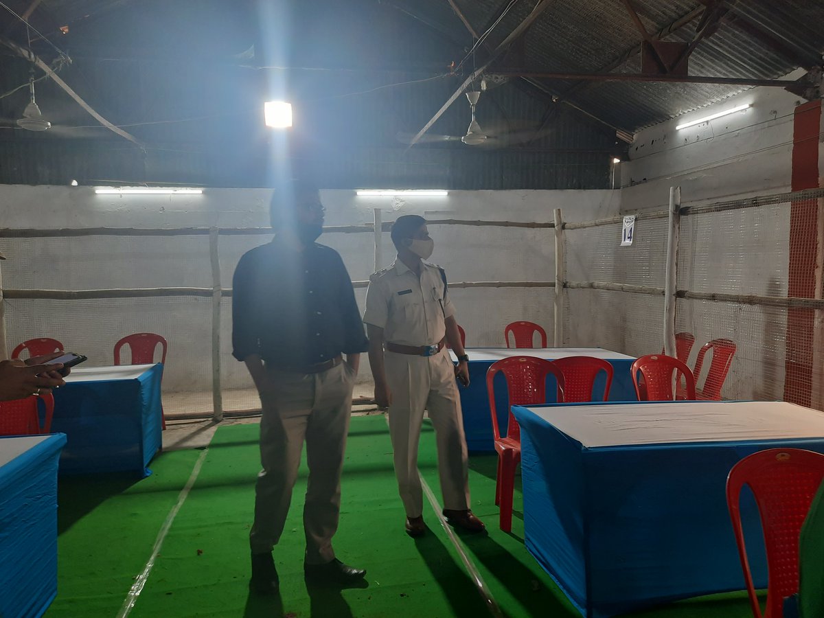 DM_Begusarai's tweet photo. जिला निर्वाचन पदाधिकारी श्री अरविंद कुमार वर्मा तथा पुलिस अधीक्षक श्री अवकाश कुमार आज जिले के सभी मतगणना केंद्रों का दौरा कर तैयारियों का जायजा लिया गया।
#Election_2020
@CEOBihar @ecisveep https://t.co/ImflIdmkf2