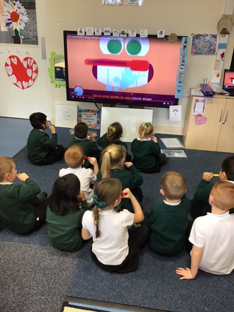 EpsTracie's tweet photo. Weβre going to have super shiny, strong teeth in Reception! Our first tooth brushing session was great fun! #brushbus #healthyteeth @EPSElton https://t.co/UTPA0JfZis