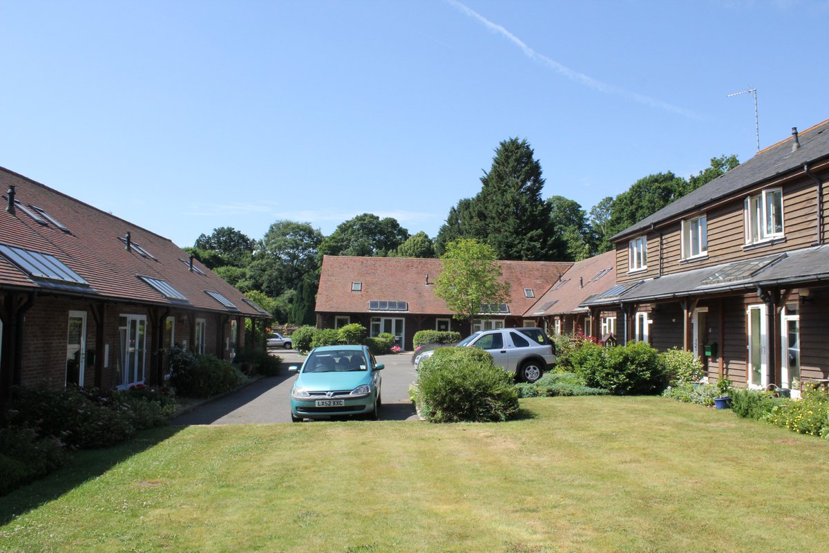 If you have any elderly relatives that might be considering a move to Assisted Living then take a look at my Virtual Video Guided Tour of a property we have for sale at Broad Oak Manor just on the edge of Hertford. bit.ly/3p5XMA1
#assistedliving #wardenassisted