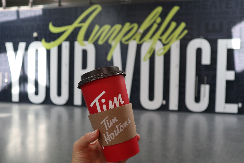 HumberRetail's tweet photo. Looking for a cup of coffee? Ask one of our staff to serve you a delicious hot coffee or tea! ☕
.
.
.
#MondayMotiation #Coffee #TimHortons #IGNITE #HumberCollege https://t.co/G51LmeJka1