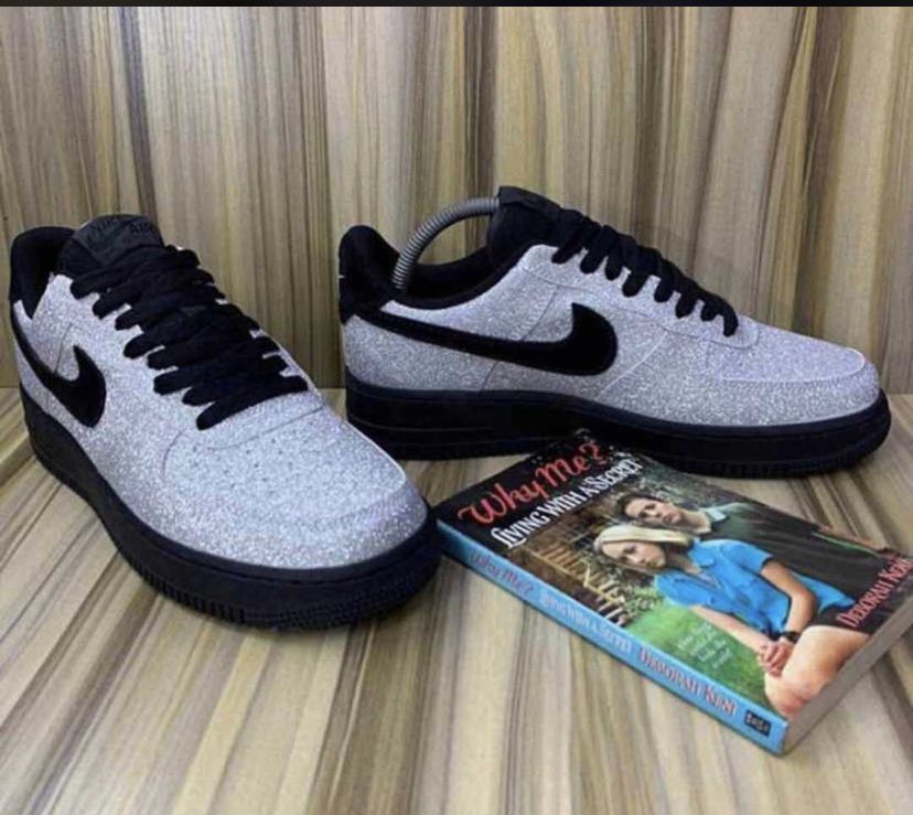 PhootLocka's tweet photo. If u no pimp ya feet wetin u gain ? Hit us up 0246735462 || 0554604331 
Loc : Asokwa Movie Hse Junc 

#footwear #sneakerplug #phootlockagang #phootlocka #pimpyafeet #asokwa #kumerica #KumericaInvasionProject https://t.co/fcN4SKKXdY