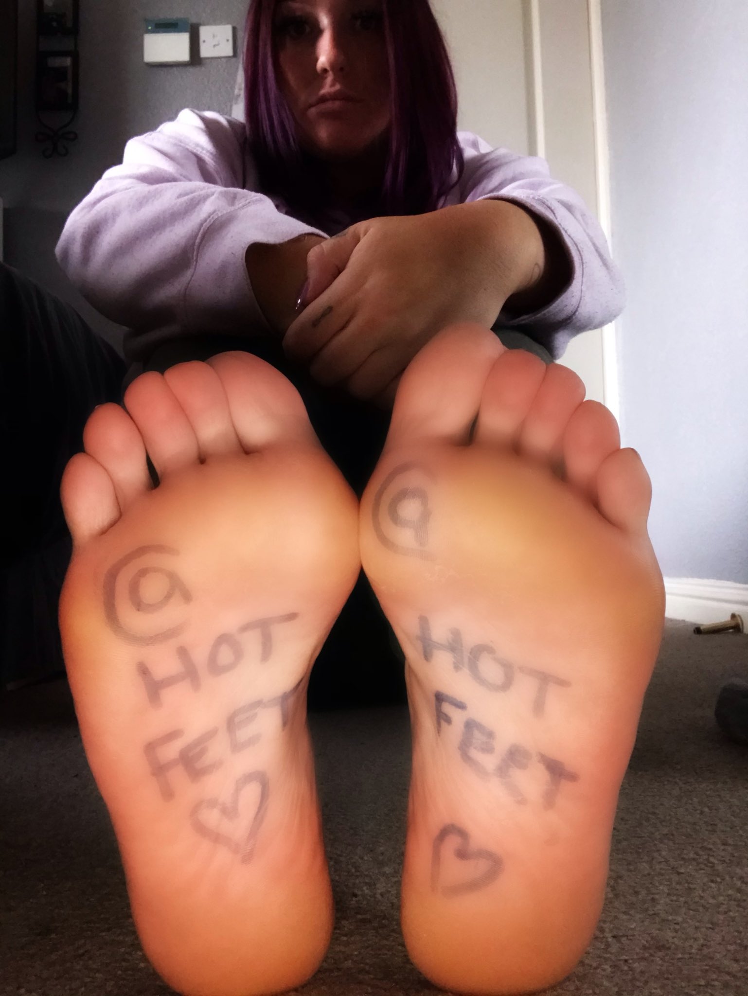 Hot Feet 16K on X: Look at these hot feet t.conB6uuqDzFK  X