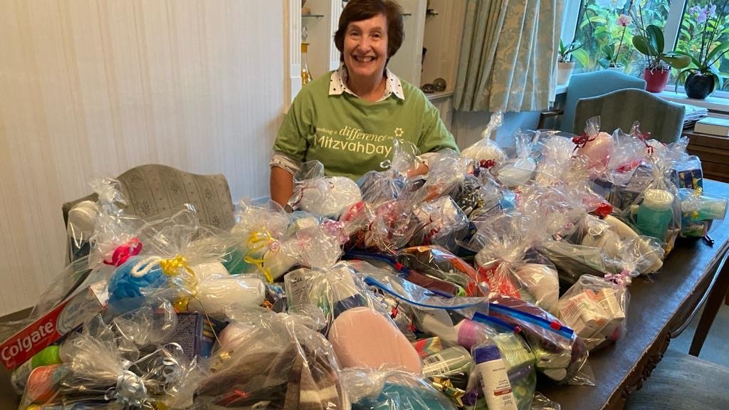 JewishChron's tweet image. Mitzvah Day becomes mitzvah month to meet needs of pandemic
thejc.com/community/comm…