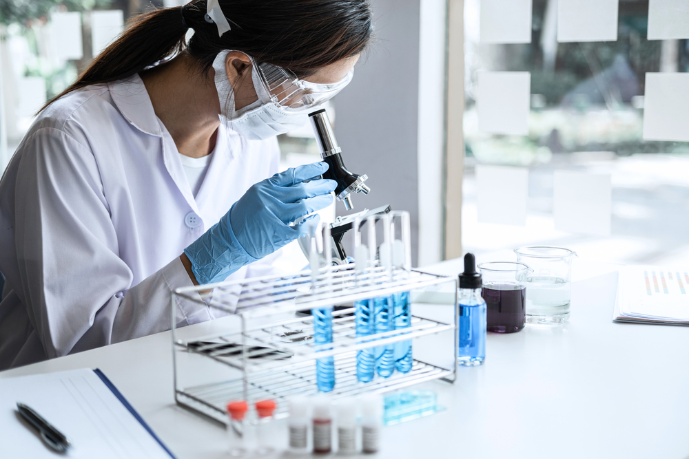 EIB's tweet photo. 🇪🇺💉 The excellent results from the @BioNTech_Group/@Pfizer #COVID19 vaccine trial supported by EIB Group finance are cause for real optimism! Partnerships like this are precious as we confront this pandemic together #StrongerTogether #TeamEurope #InvestEU https://t.co/ild4L5Hu9M