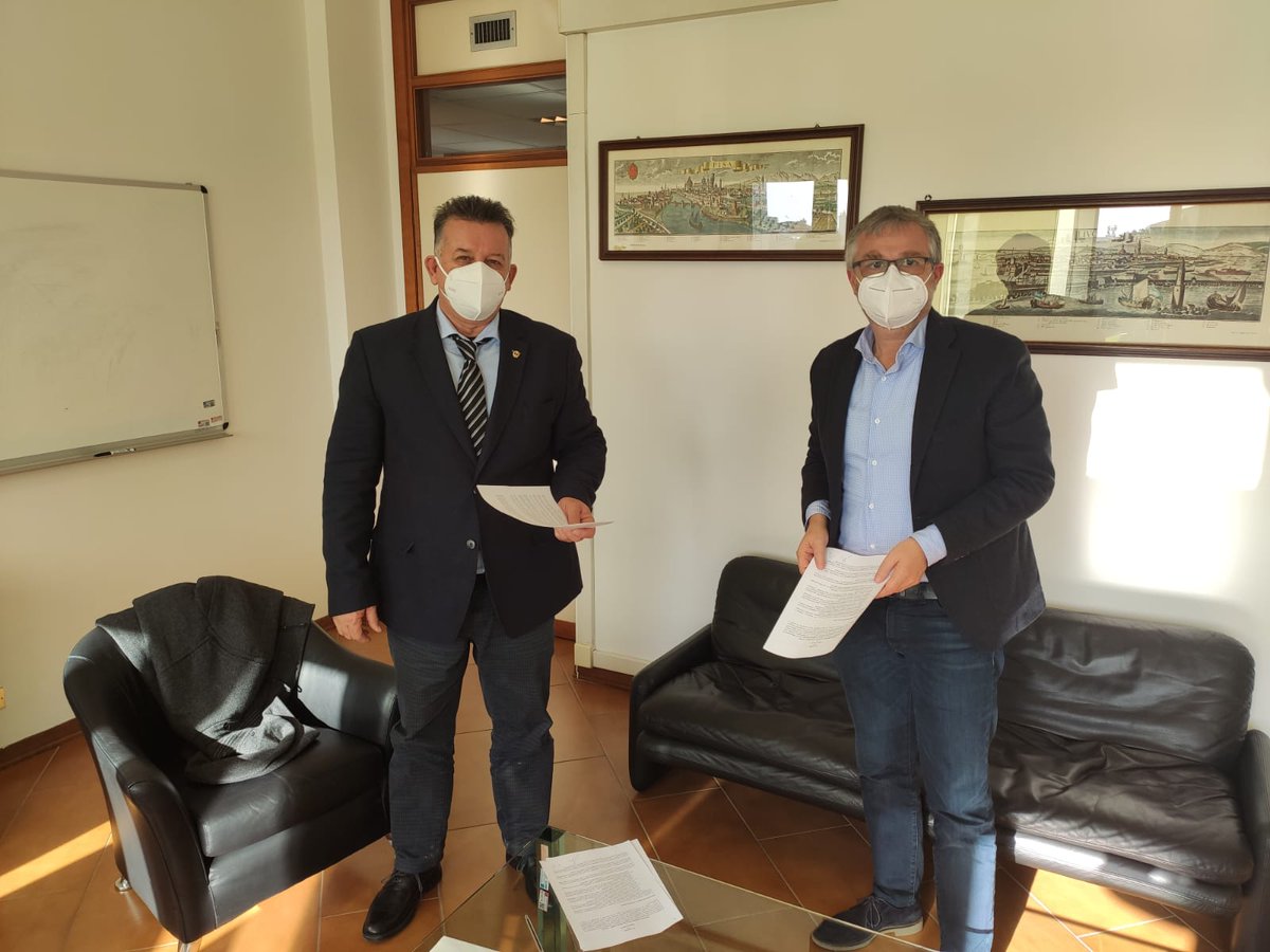toscananotizie's tweet photo. Tamponi rapidi dai #medicifamiglia, anche lo #Snami #Toscana firma l’accordo.
▶️ https://t.co/xWs20NsgVd https://t.co/gTDIKA2FoZ