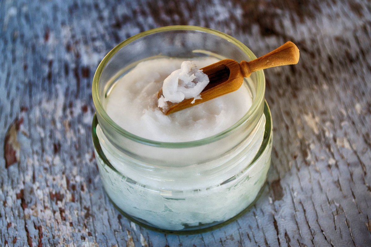 Coconut oil is a favorite ingredient for staying beautiful among the celebrity crowd. Ask <a href="/gwynethpaltrow/">Gwyneth Paltrow</a>, she touts it as a facial moisturizer and recipe ingredient.
#coconutoil
#celebrity