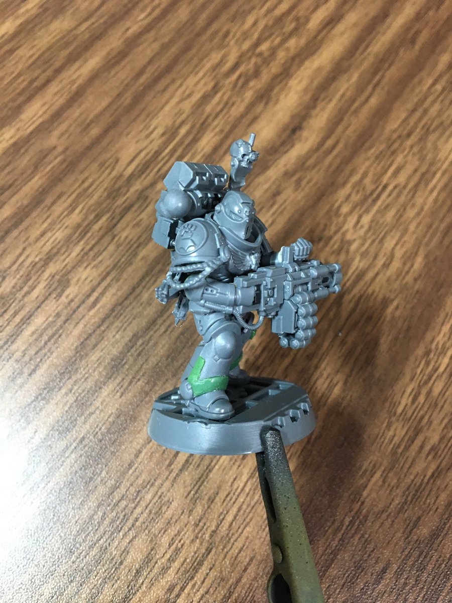 wackostracko's tweet photo. Rodricus Grytt has cross the rubicon to join his brothers in primaris life. I even sculpted a crux terminatus!#deathwatchoverkill #warhammer40k https://t.co/F3Kzmi4ay8
