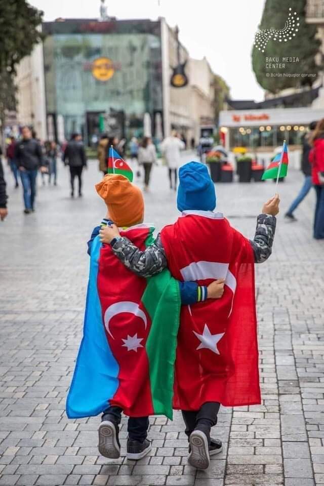 #Bakü❤️  "Selam Türk'ün bayrağına! "