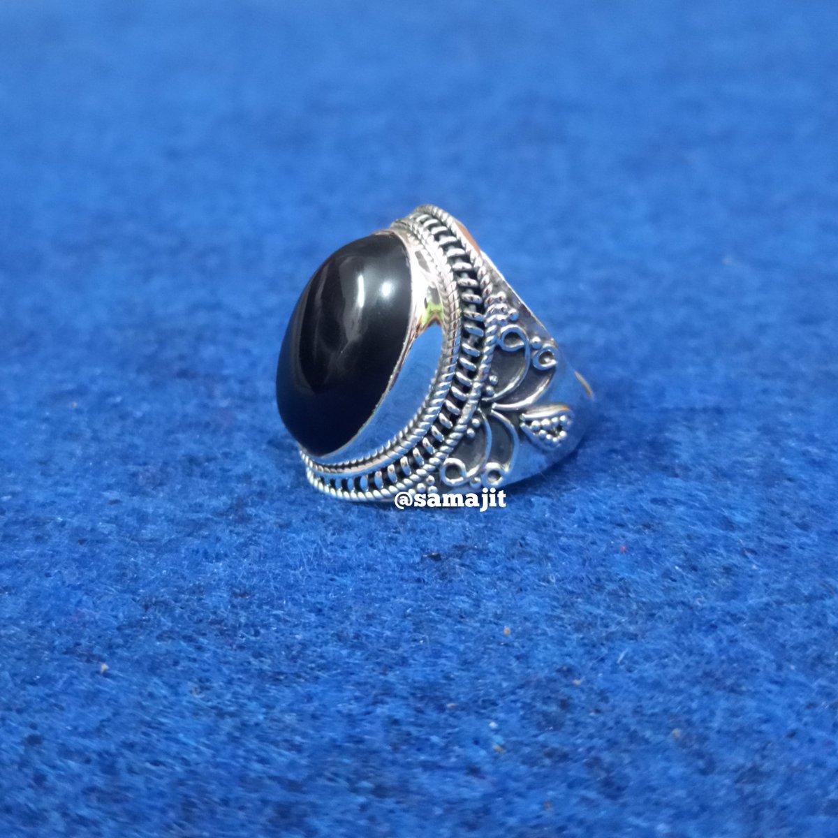 samajit7's tweet photo. Black Onyx Ring,925 Sterling Silver Ring

https://t.co/iR1gAs98SH

#BlackStoneRing #HealingRing #DesigneRing #vintagRing #ProposeRing #ExclusiveRing #WomenRing #EngagementRing #UniqueRing #YogaRing #GemstoneRing #CockailRing #StatementRing #WeddingRing #FriendshipRing https://t.co/LNYogaB4xd