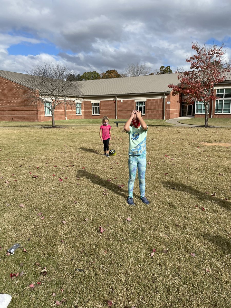 msallawaysclass's tweet photo. We loved learning about shadows and finding our own shadows today! https://t.co/e2iYV8o1jF