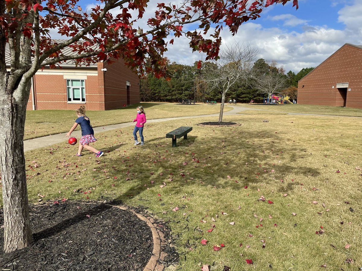 msallawaysclass's tweet photo. We loved learning about shadows and finding our own shadows today! https://t.co/e2iYV8o1jF
