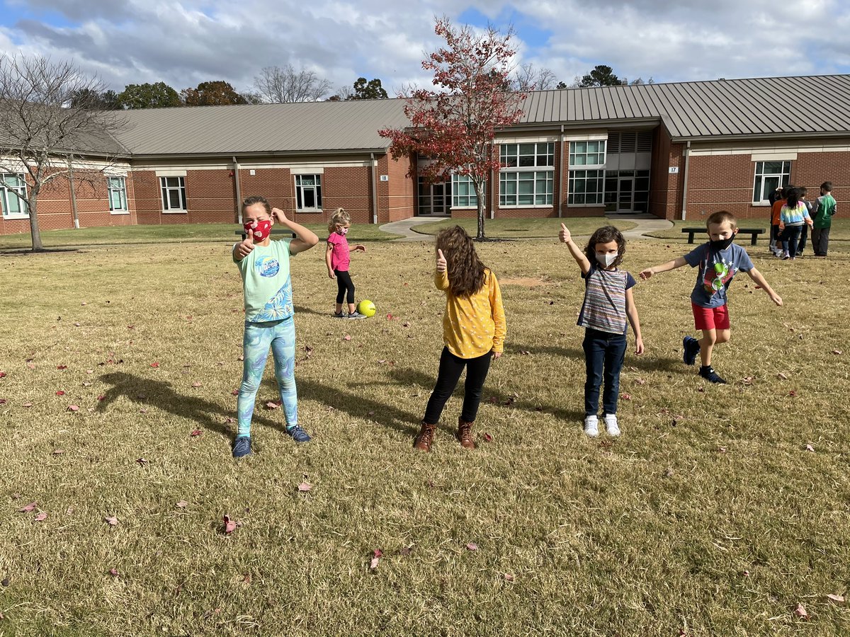 msallawaysclass's tweet photo. We loved learning about shadows and finding our own shadows today! https://t.co/e2iYV8o1jF