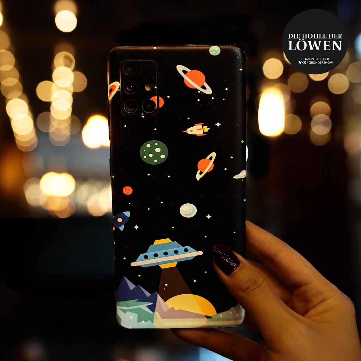 MnkyGreen's tweet photo. Bist du bereit zum Abheben? - Dann lass' die bunten Raumschiffe auf deinem Smartphone fliegen. 🌟 ⁠

#universe #spaceship #stars #cozy #coziness #autumndays #phoneaccessoires #protectyourphone #style #trend #greenmnky #follow #dhdl #diehöhlederlöwen #diehoehlederloewen https://t.co/KKvVsWGX4V