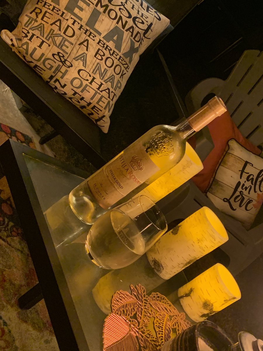 StephaneeMalan's tweet photo. #fallvibes #fallpatio #wine #relaxation 🍂🍁🍂🍁🍂🍁🍂🍁🍂🍁🍂🍁🍂 https://t.co/cqml72UReY