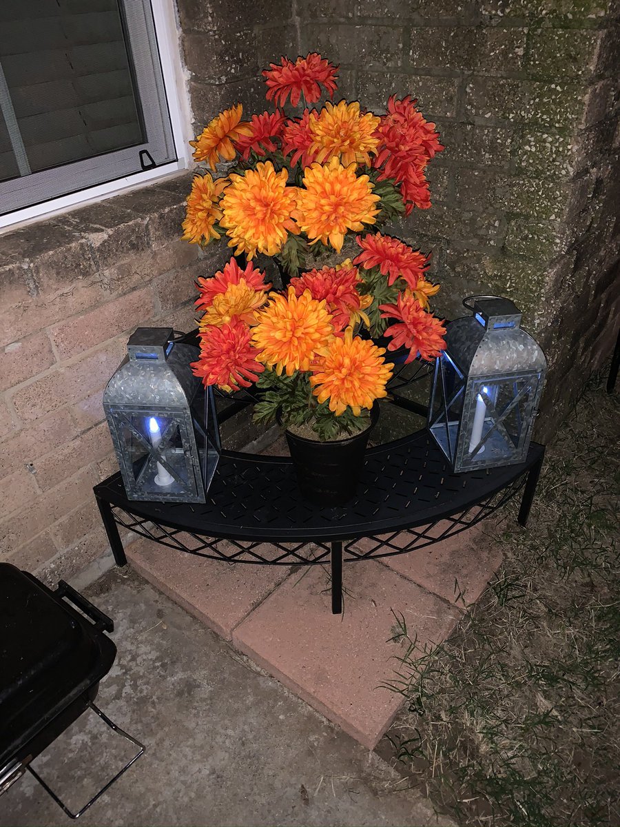 StephaneeMalan's tweet photo. #fallvibes #fallpatio #wine #relaxation 🍂🍁🍂🍁🍂🍁🍂🍁🍂🍁🍂🍁🍂 https://t.co/cqml72UReY