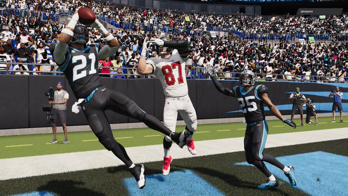Panthers_MBL's tweet photo. Week 9 || Panthers 17 Buccaneers 24

We lose our second straight game and with the same score line. Both offenses had several long time consuming drives. In the end the Bucs got 3 TDs to our 2. Brady was near perfect only missing two throws. https://t.co/yMjJPsJqcx