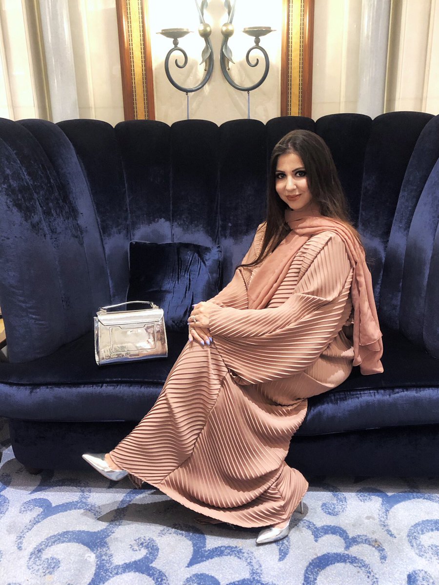 SelenAjinah's tweet photo. A smile is the best makeup any girl can wear🤍
الإبتسامة هي أفضل مكياج تتجمل به الفتاة 🤍
.
.
#saudiarabia #jeddah #saudigirl #lifeinsaudiarabia #explorearabia #jeddahevents #loungejeddah #jeddahlife #saudi
.
#السعودية #السعودية_جدة #جدة #جدة_لايف #جدة_غير #مكياج #جمال https://t.co/ODin6twj5K