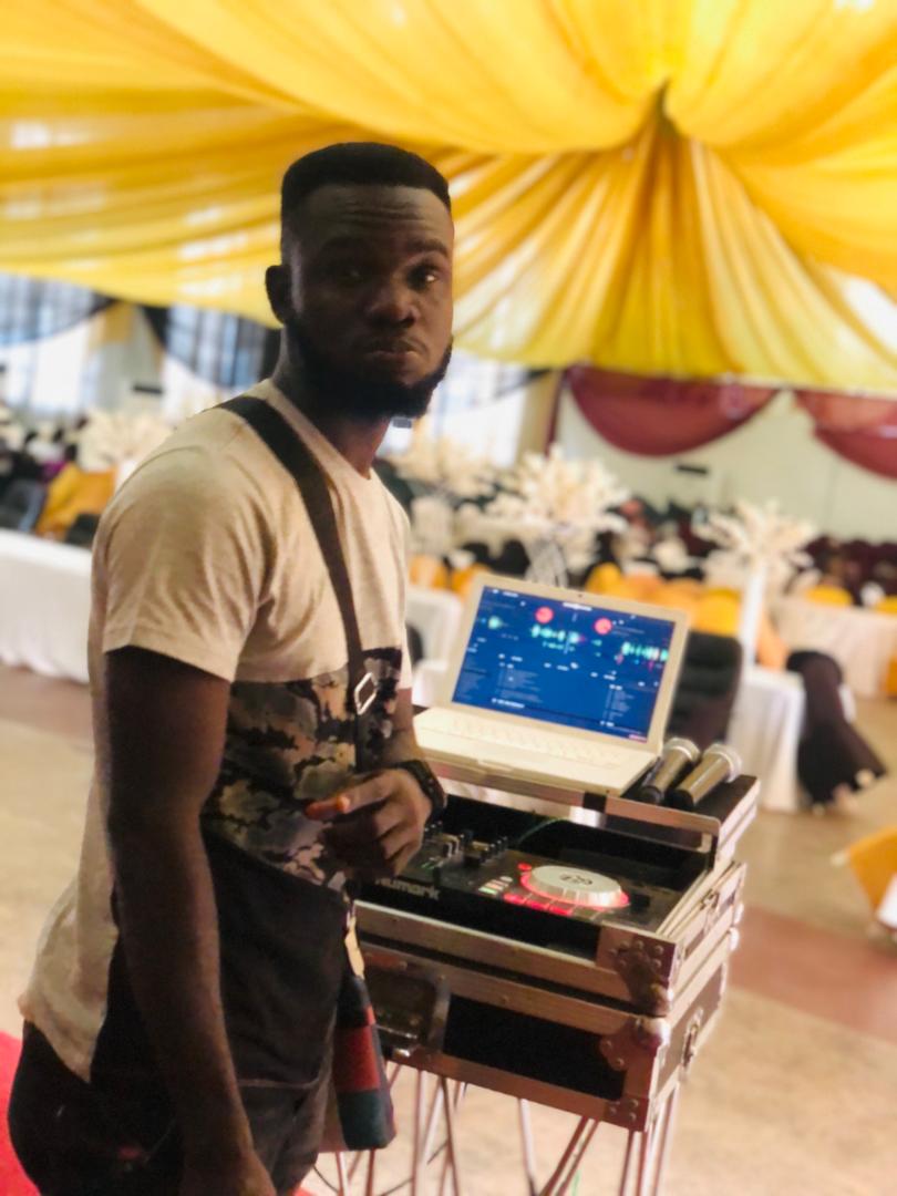 ClasicalDjYomex's tweet photo. Updating my media.
#MissZuma2020
#classicaldj https://t.co/h0cylVk364