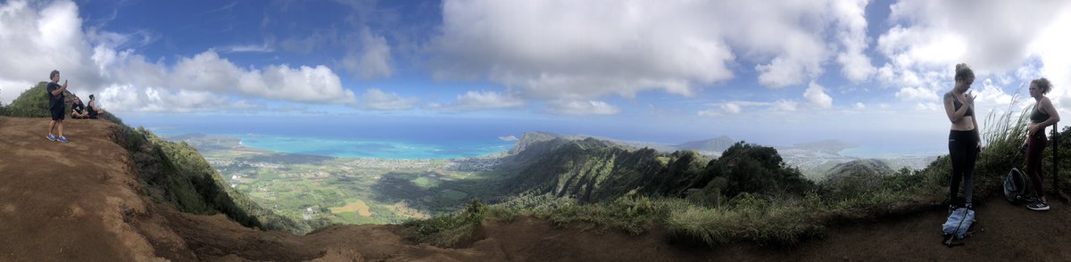MiwaOgletree's tweet image. What a #view of #Windwardside from the top of #KuliououRidgeTrail! #waimanalo #bellows #kailua #kaneohe  #Hawaii #Outdoor #Hiking #ハワイ #ハイキング