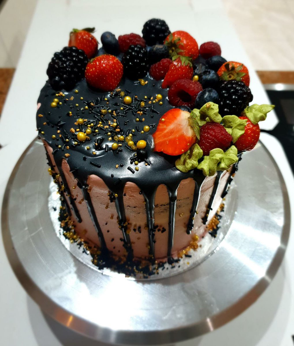 96degreescoffee's tweet image. 🍓 FLASH SALE 🍓

Cake made for a cake decorating masterclass today at Cakes Decorating Wales 🍰

Selling to be picked up tomorrow 🤩

•
•
•

#cakesofinstagram #homemadecakes #homemadecake #cakedecorating #cake #cakedecorating