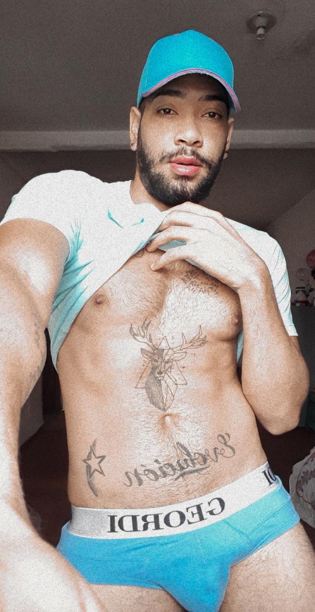 Miwel14428680's tweet photo. Instagram @miwelangel23 #iniciodesemana #Lunes #menboys #men #fitness #barba #tattoo #gentecool #gentebonita https://t.co/F0ahtiv5rl