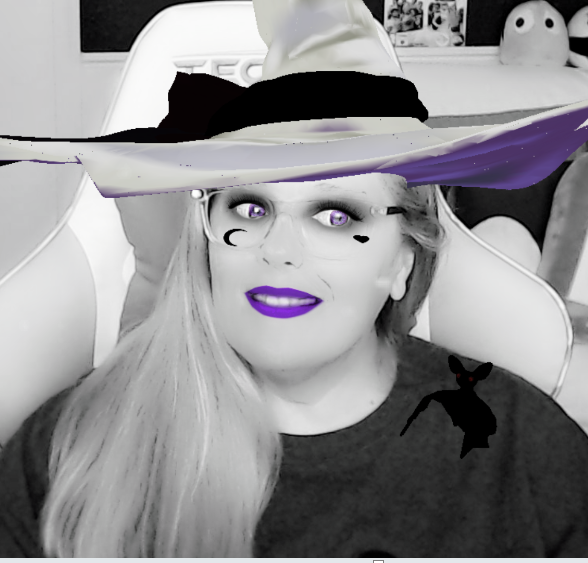 ArsenGirl's tweet photo. OMG How did no one ever tell me about #SnapCamera for streaming??? No more nekkid skin streams for me! #SnapChatFilter #FilterMe @Snapchat https://t.co/BMH75B58Y0
