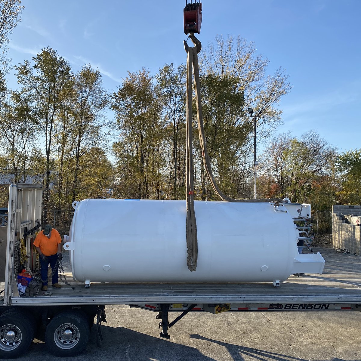 cyltec's tweet photo. Busy, busy, busy... Titan bulk tanks getting shipped out all over the U.S. - 1500L &amp; 3000L small bulk tanks, and 6-ton &amp; 14-ton large bulk going to Houston TX, Cullman AL, Salt Lake City UT, New Baltimore MI, and Jackson TN.

#Titan #cryogenics  #bulktank #gasindustry #cyltec_inc https://t.co/fnkakkP8TR