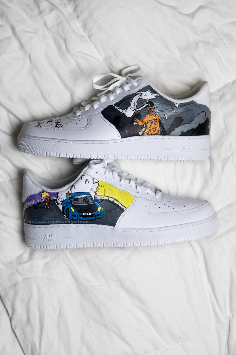 snkrqueenscstms's tweet photo. @spooky_t0fu hii! i handpaint custom sneakers, bags, clothing etc! i also have hoodies, stickers and prints💖 https://t.co/AcjNR4bIH5