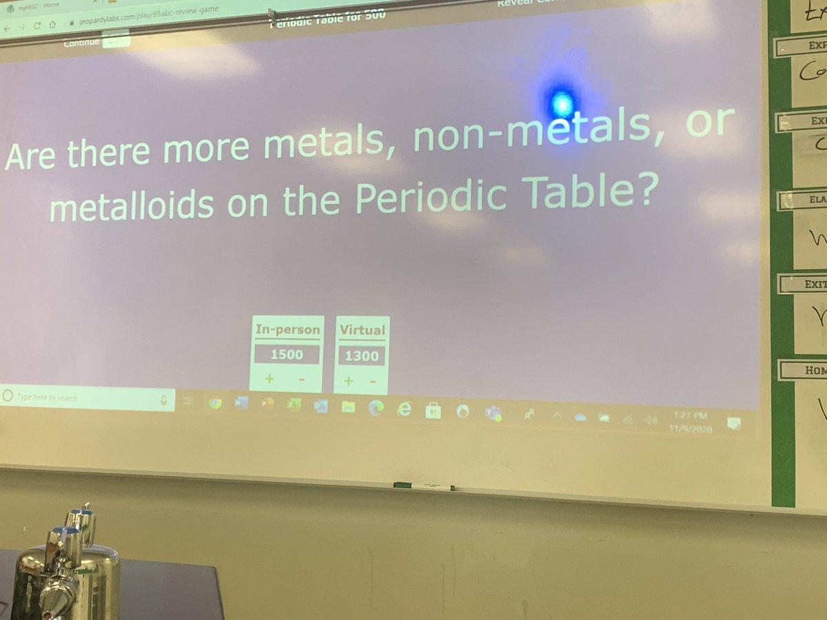LopezprinciPAL's tweet photo. Joined in on the fun today during a jeopardy review in 8th science class. High five @MrRigneyScience @HISDEastArea @edison_school #edisonlightbulbs https://t.co/l1GNmB5yWV