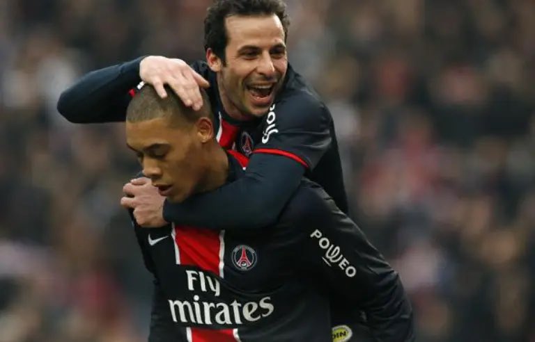 Les tops : Guillaume Hoarau aura convaincu avec ses 17 buts en Ligue 1 !Stéphane Sessegnon aura également brillé, il sera nominé aux trophées UNFP pour le meilleur joueur de L1, Giuly aura également beaucoup apporté comme Ceará, Clément ou Makelele.