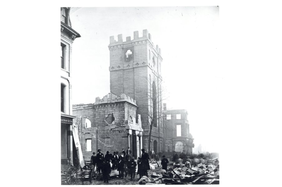 One of the destroyed buildings was Boston's Trinity Church. This photo shows its ruins.  https://cityofboston.access.preservica.com/uncategorized/IO_2fdc9118-1b40-452d-9aa0-14661575f4e5/